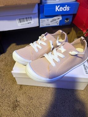 Beige super light slip on